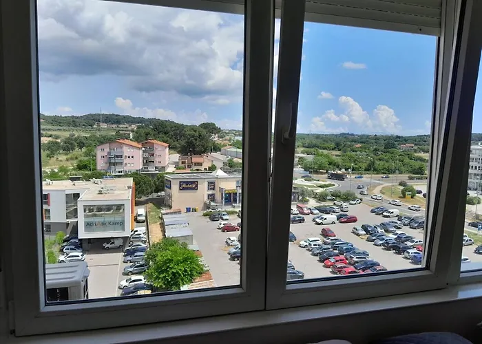 Masha With Free Parking Apartment