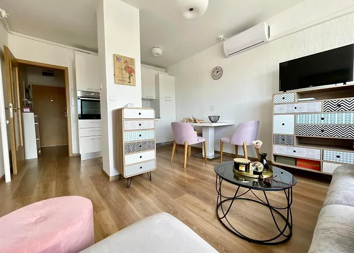 Masha With Free Parking *