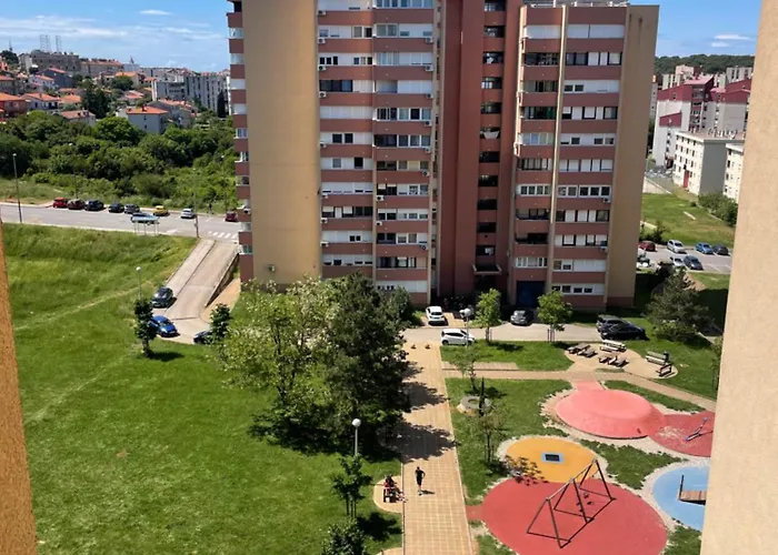 Masha With Free Parking Pola